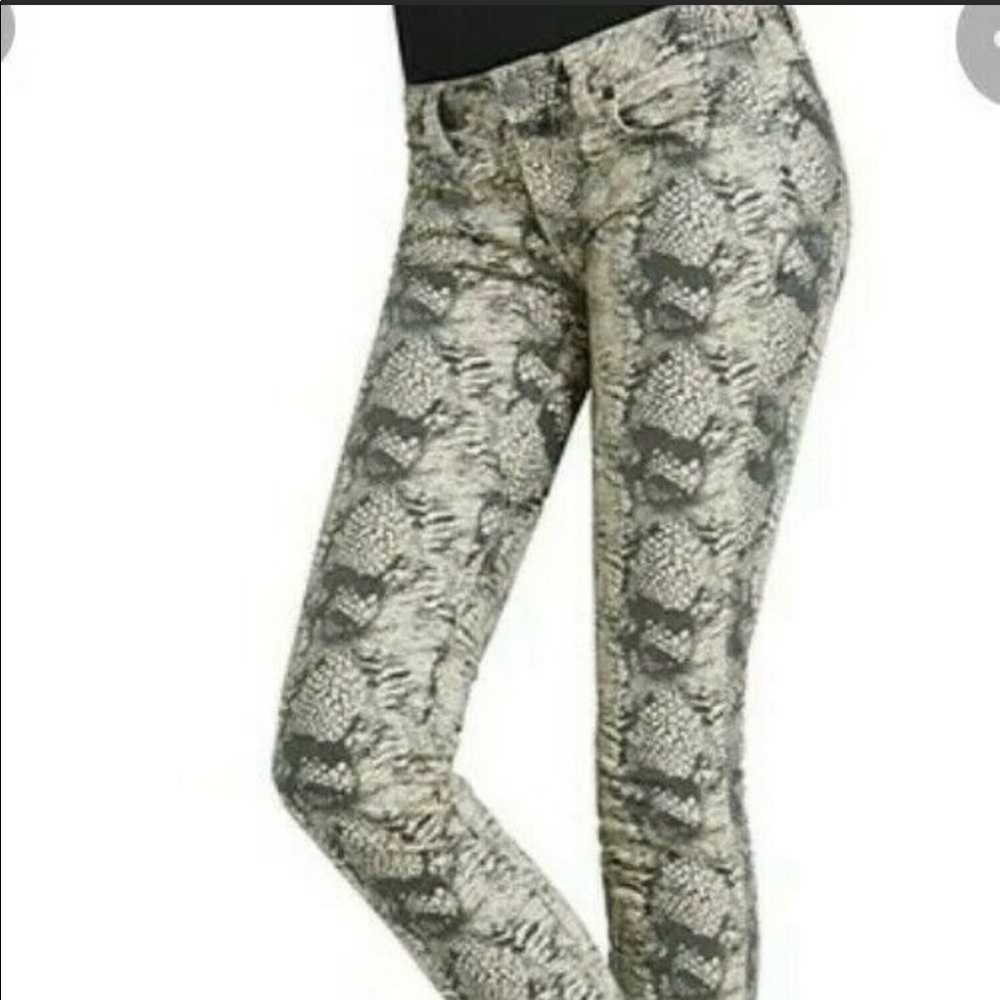 Cabi Cropped Jeans